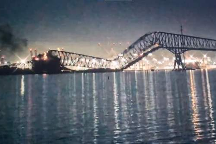 Jembatan Francis Scott Key Runtuh Setelah Di Tabrak Oleh Kapal