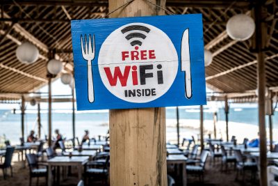 Wi-Fi Publik Keamanan Dan Risiko Saat Terhubung Ke Jaringan