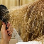 Mengurangi Kerusakan Rambut Akibat Terlalu Sering Di Warnai