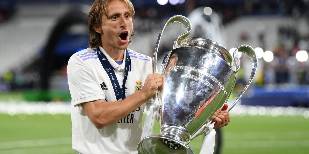 Luka Modrić Telah Torehkan Prestasi Gelandang Terbaik Dunia