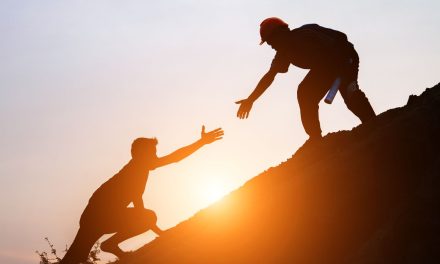 Alasan Orang Kenapa Mau Membantu Kita, Tidak Semuanya Tulus!