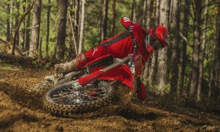 Motor Trail Dalam Penggunaan Menyusuri Alam