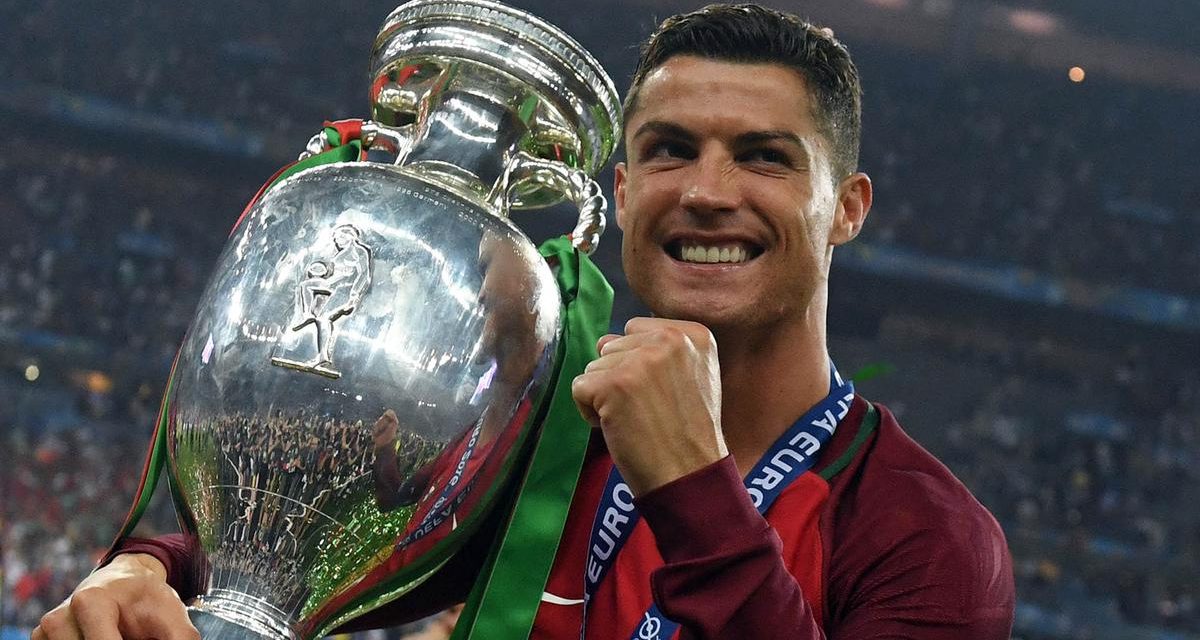 Ronaldo Sebut Gelar Euro 2016 sebagai Trofi Paling Berkesan