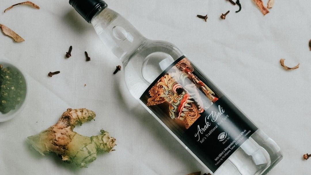 Arak Bali, Mengenal Lebih Dalam Minuman Khas Pulau Dewata Ini